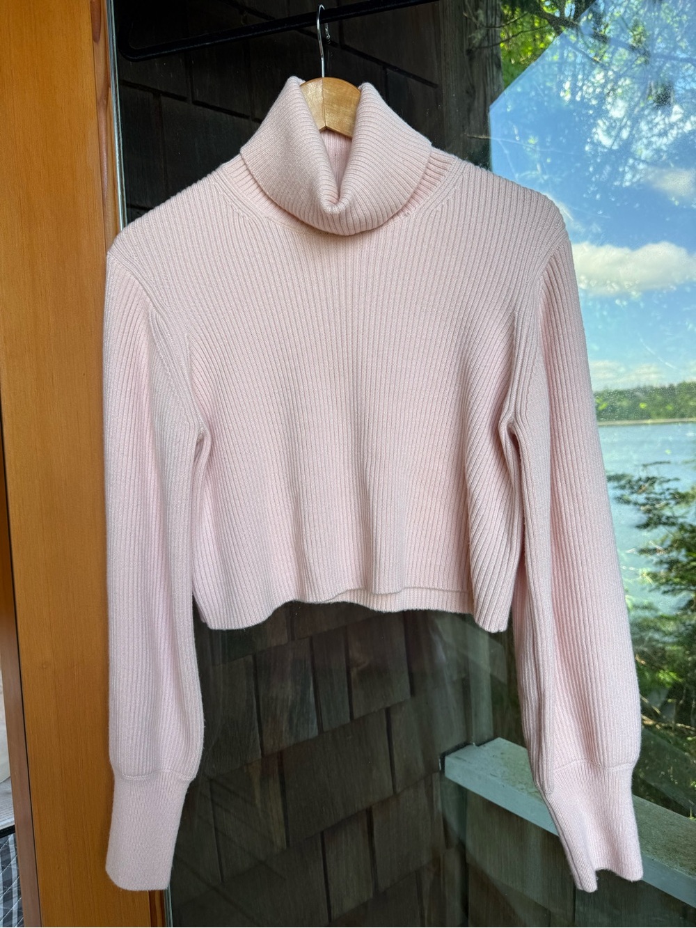 Aritzia Wilfred cropped sweater